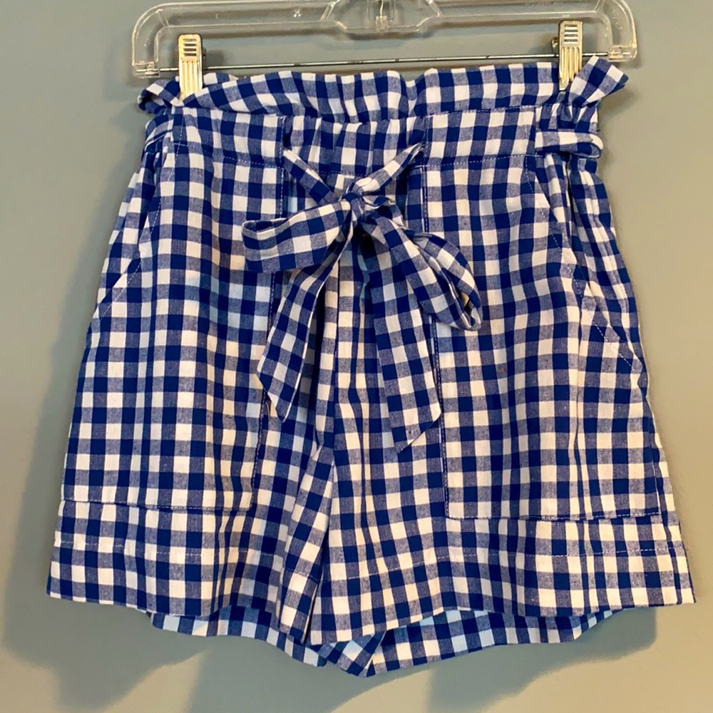 High-rise ruffled waisted shorts